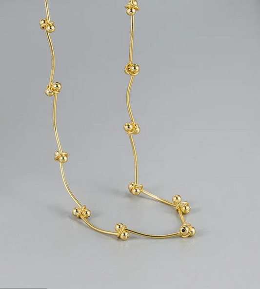 Collar olas y bolitas