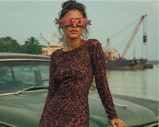 Vestido Mesh Leopardo transparente hecho en Costa Rica - modelo en Puerto Limón