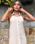 Nomadic dress con cuello camisero                 Vestido halter largo con escote y cuello