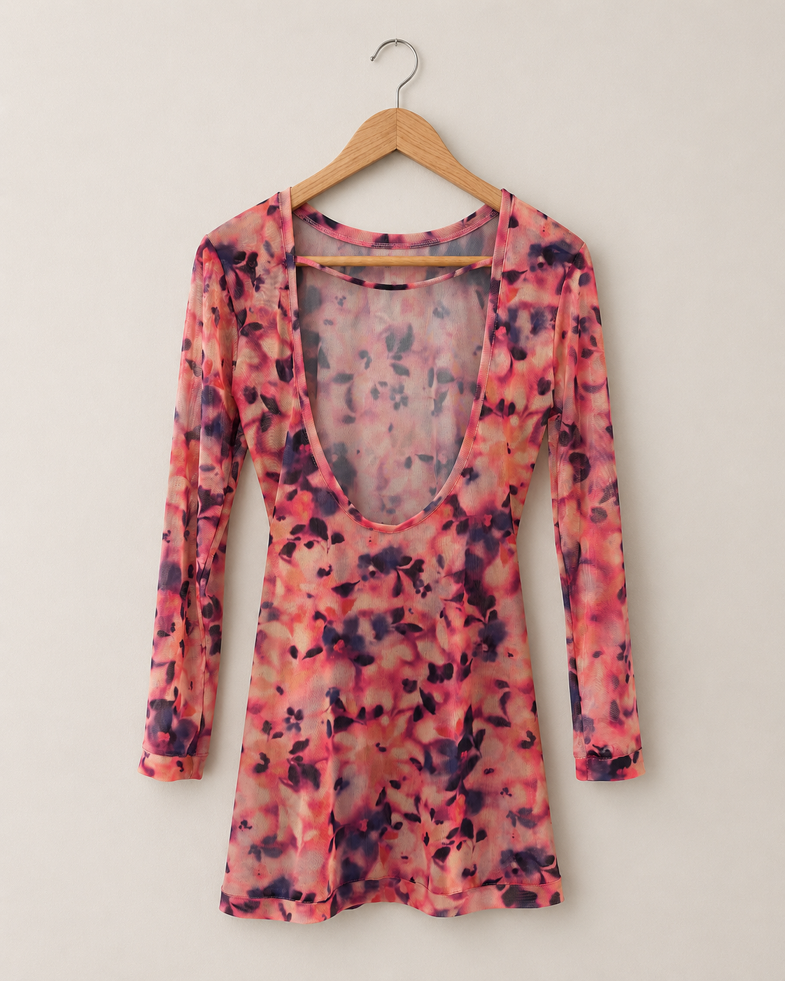 Vestido Mesh Floral transparente con escote profundo en la espalda